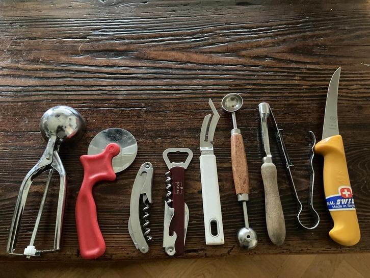 8 stuks keukengerei, o.a. mes, openers dunschiller etc,, Huis en Inrichting, Keuken | Keukenbenodigdheden, Zo goed als nieuw, Ophalen of Verzenden