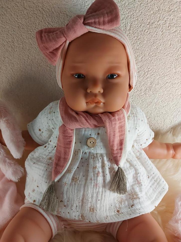 Schitterende Reborn Baby, Compleet met doos en extra's, Verzamelen, Poppen, Zo goed als nieuw, Babypop, Ophalen of Verzenden