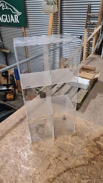 Transparant perspex kast 60x125 cm (6 vakken) beschikbaar voor biedingen