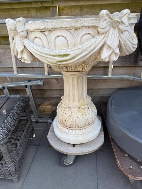 betonnen bloembak  heel mooi, Tuin en Terras, Bloembakken en Plantenbakken, Minder dan 30 cm, Minder dan 60 cm, Rond, Ophalen of Verzenden