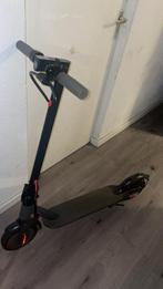 Step, Fietsen en Brommers, Steps, Ophalen of Verzenden, Zo goed als nieuw, Elektrische step (E-scooter)