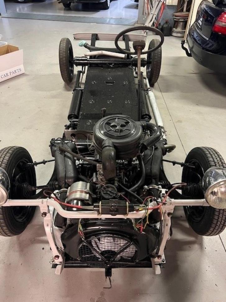 Citroën 2CV nieuw kataforese chassis met motor, Auto's, Citroën, Particulier, 2CV, Benzine, Hatchback, Handgeschakeld, Origineel Nederlands