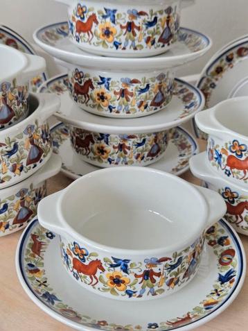 10 Soepkommen en schotels Villeroy & Boch Troubadour beschikbaar voor biedingen