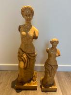 Twee keramische beelden van vrouwenfiguren, Ophalen of Verzenden