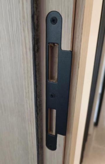 Houten binnendeuren (inclusief kozijn en beslag) beschikbaar voor biedingen