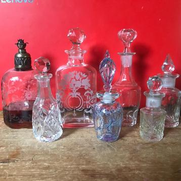 Vintage parfumflesje glas-kristal beschikbaar voor biedingen
