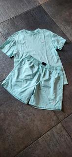 Nike club wear set maat M, Kleding | Heren, Sportkleding, Maat 48/50 (M), Nike, Ophalen of Verzenden, Zo goed als nieuw