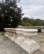 Betonnen bloempotten op staanders - 40B x50H cm - OP=OP €70, Tuin en Terras, Ophalen, Nieuw