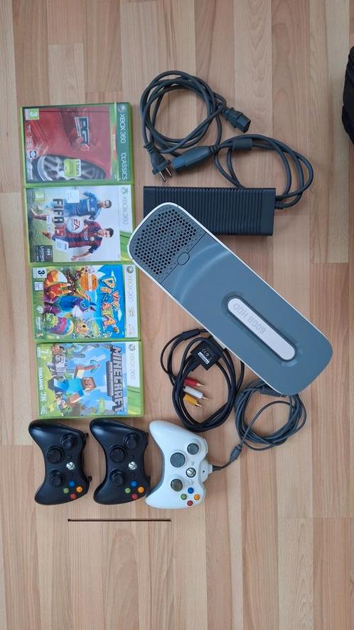 X-Box 360 amper gebruikt, Spelcomputers en Games, Spelcomputers | Xbox 360, Zo goed als nieuw, 250 GB, 360 S, Met 1 controller