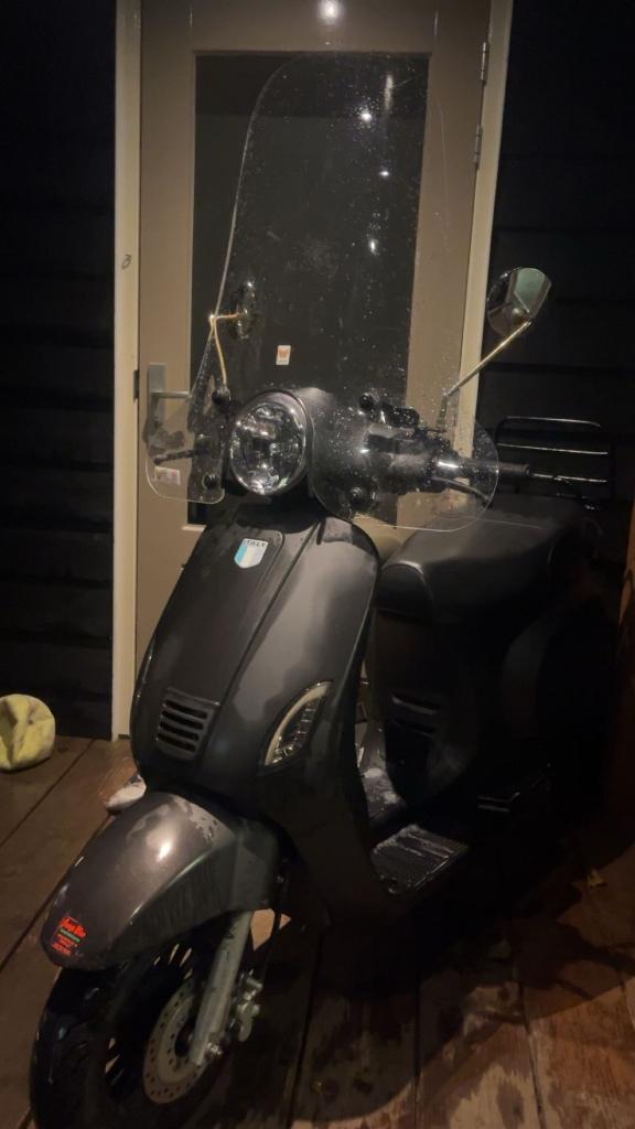 Scooter te koop, Fietsen en Brommers, Snorfietsen en Snorscooters, Gebruikt, Overige merken, Benzine, Ophalen