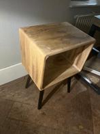 Houten bijzettafeltje, Huis en Inrichting, Tafels | Bijzettafels, Minder dan 55 cm, Vierkant, Hout, Ophalen