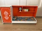 Vintage Barbie bed met ombouw (300123), Kinderen en Baby's, Speelgoed | Poppenhuizen, Ophalen of Verzenden, Zo goed als nieuw