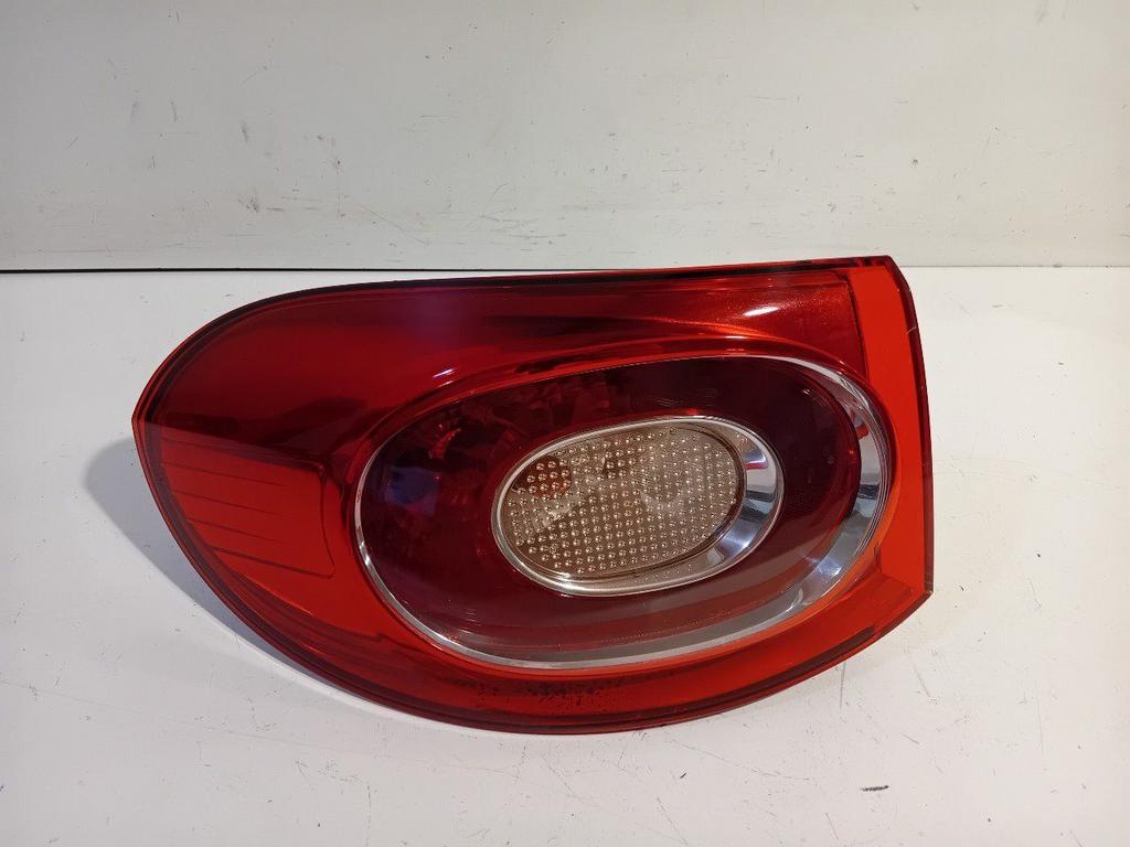 Achterlicht links buiten Volkswagen Tiguan, Onderdelen@venauto.nl, Van der Ven Autorecycling B.V., Gebruikt, Ettenseweg 76, 4706 PB Roosendaal, The Netherlands
