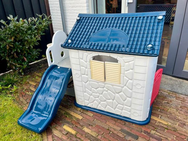 Speelhuisje met glijbaan!, Kinderen en Baby's, Speelgoed | Buiten | Speelhuisjes, Zo goed als nieuw, Kunststof, Ophalen