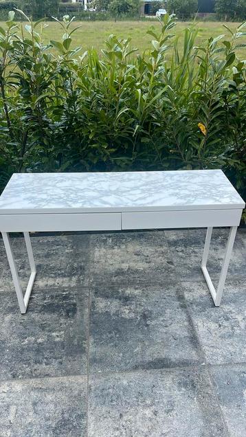 Sidetable / makeup tafel