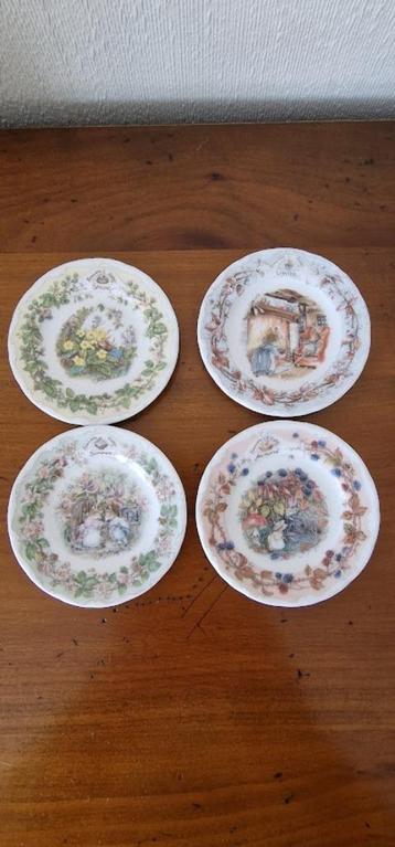 Royal Doulton Brambly Hedge miniatuur bordjes 8,5 cm beschikbaar voor biedingen