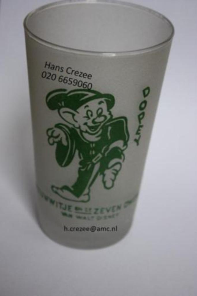 zoek oud disney sneeuwwitje 7 dwergen glas set 8 glazen 1940, Antiek en Kunst, Antiek | Glas en Kristal, Verzenden