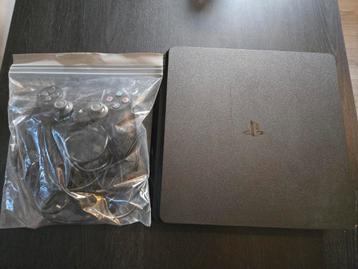 PlayStation 4 Slim plus controller  beschikbaar voor biedingen