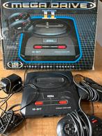 Sega Megadrive 2 incl doos, Spelcomputers en Games, Spelcomputers | Sega, Ophalen of Verzenden, Gebruikt, Met 2 controllers, Mega Drive