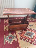Houten krantenbak (gratis), Antiek en Kunst, Antiek | Meubels | Tafels, Ophalen