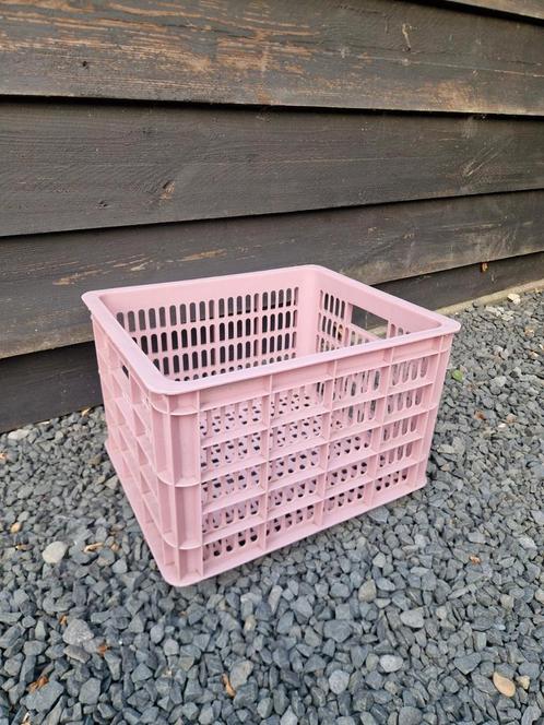 Basil fietskrat roze, Fietsen en Brommers, Fietsaccessoires | Fietsmanden, Zo goed als nieuw, Fietskrat, Ophalen