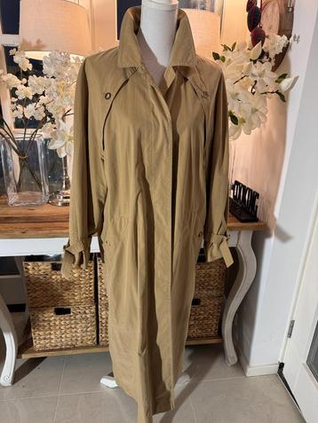 Zijdenzachte Camel trenchcoat Jobis/Belseta, 38-40, ZGAN. beschikbaar voor biedingen