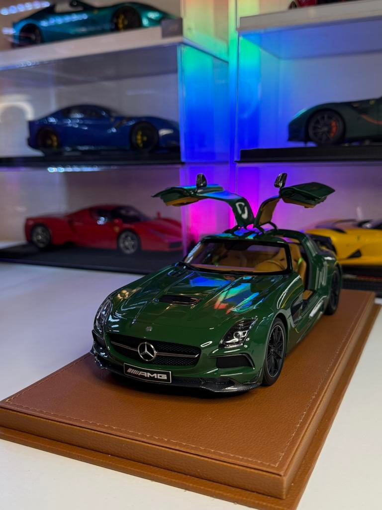Minichamps 1:18 - Voiture miniature - 2013 Mercedes-Benz Brabus 700 Biturbo Roadster - Édition