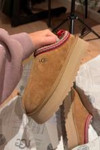 UGG Tazz chestnuts maat 39, Bruin, Nieuw, Ophalen of Verzenden, Pantoffels of Sloffen