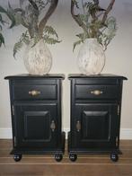 2 schitterende hoge brocante mat zwarte nachtkastjes, Huis en Inrichting, Ophalen, Minder dan 45 cm, Nieuw, 70 cm of meer