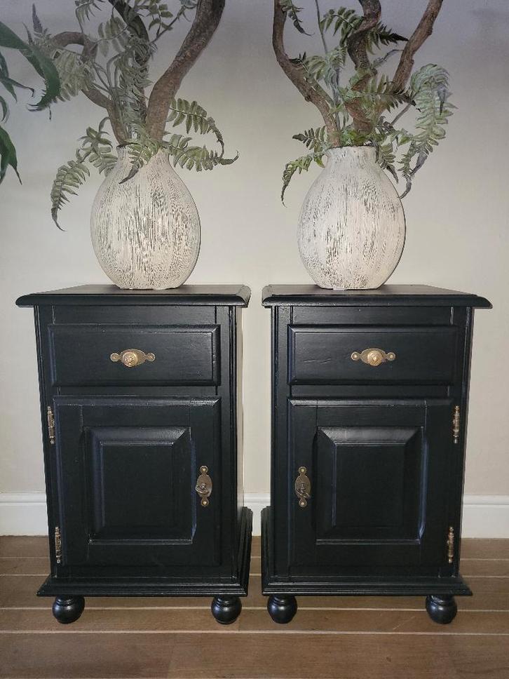 2 schitterende hoge brocante mat zwarte nachtkastjes, Huis en Inrichting, Slaapkamer | Nachtkastjes, Nieuw, 70 cm of meer, Minder dan 45 cm
