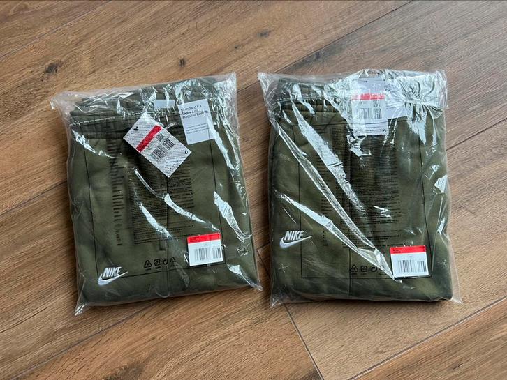 2 joggingbroeken joggers Nike Standard fit maat L NIEUW, Kleding | Heren, Sportkleding, Nieuw, Maat 52/54 (L), Groen, Ophalen of Verzenden