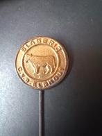 Speldje slagerij C vd Elshout (rund, ongekleurd), Verzamelen, Speldjes, Pins en Buttons, Ophalen, Gebruikt, Overige onderwerpen