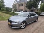 Skoda Superb 1.4 TSI NAP LUXE NWE APK DEALERONDRH VOL OPTIES, Auto's, Skoda, Voorwielaandrijving, 65 €/maand, 700 kg, Origineel Nederlands