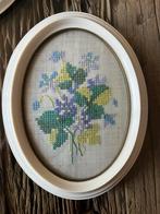 Bloemen schilderijtje geborduurd, Huis en Inrichting, Woonaccessoires | Schilderijen, Tekeningen en Foto's, Ophalen of Verzenden
