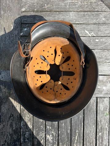 Stahlhelm M40 geregistreerd beschikbaar voor biedingen