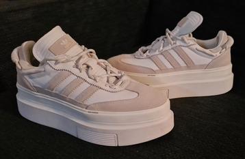 Adidas IVY PARK Super Sleek beschikbaar voor biedingen