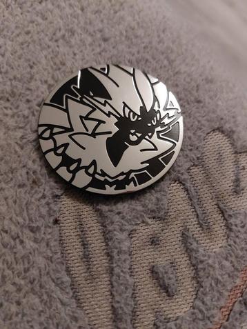 Een paar coins en een pin! beschikbaar voor biedingen