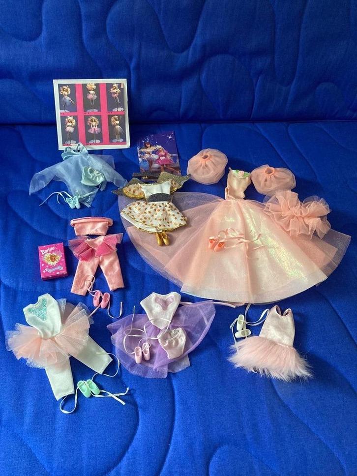 Barbie Ballet jaren ’80, Verzamelen, Poppen, Zo goed als nieuw, Kleertjes, Ophalen of Verzenden
