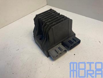 Spanningsregelaar voor de Yamaha R1 2004 - 2006 RN12 rectifi beschikbaar voor biedingen