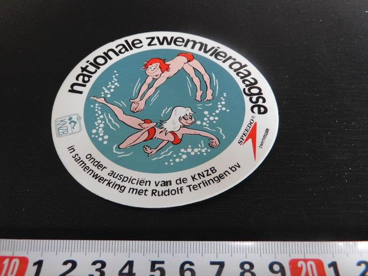 stickers KNZB Natiolnale zwemvierdaagse  SPEEDO zi;ver, Verzamelen, Stickers, Zo goed als nieuw, Ophalen