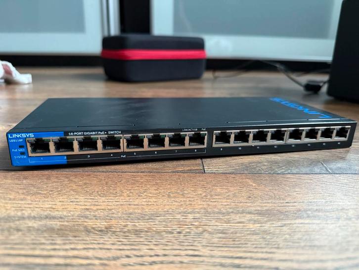 Linksys LGS116P 16-Poorts Gigabit PoE+ Switch, Computers en Software, Netwerk switches, Gebruikt, Ophalen of Verzenden
