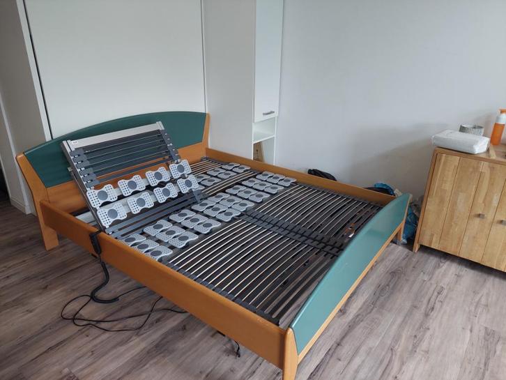 Tweepersoons bed + verstelbare bodem, Huis en Inrichting, Slaapkamer | Bedden, Gebruikt, Tweepersoons, 160 cm, 210 cm, Hout, Overige kleuren