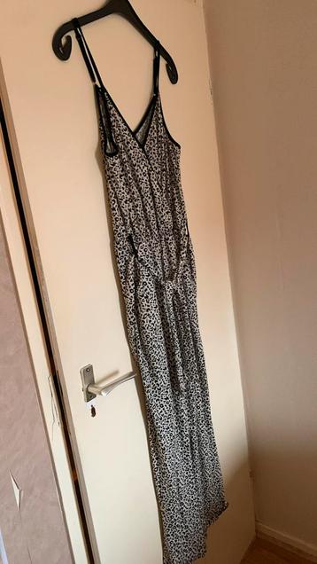 Jumpsuit beschikbaar voor biedingen