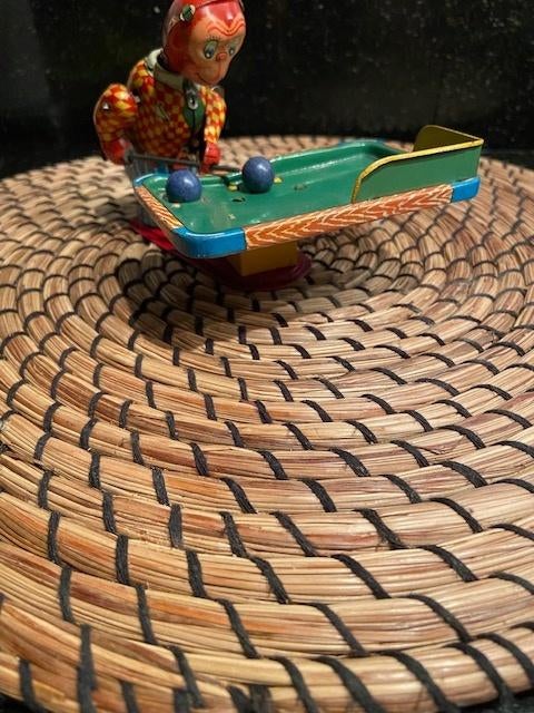 TPS Lucky monkey playing billiard pool windup 1950s, Ophalen of Verzenden