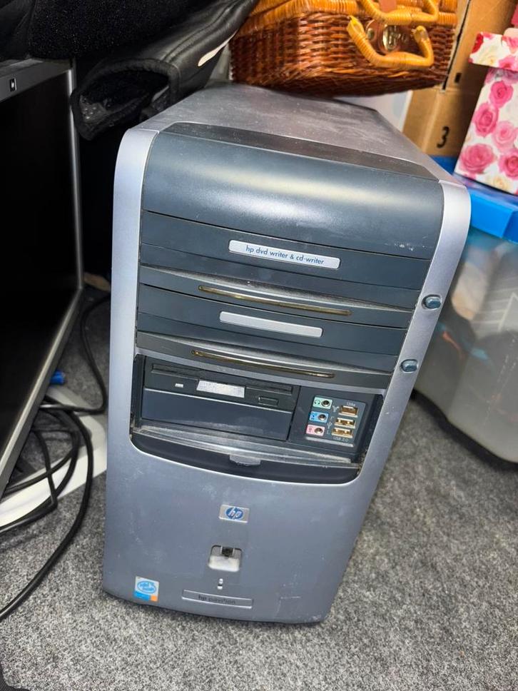 HP Pavilion a000 desktop pc – ouder model – t.e.a.b., Computers en Software, Computerbehuizingen, Gebruikt, Ophalen