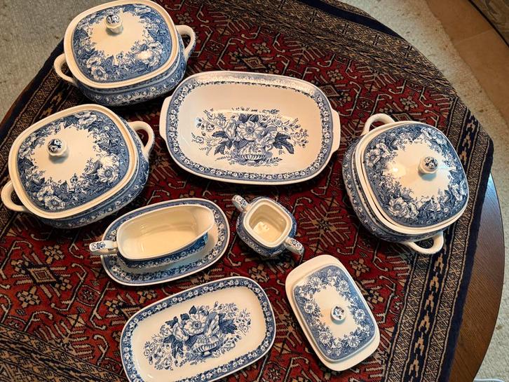 Servies Royal Sphinx Maastricht "Balmoral". Blauw, Antiek en Kunst, Antiek | Servies compleet, Ophalen of Verzenden