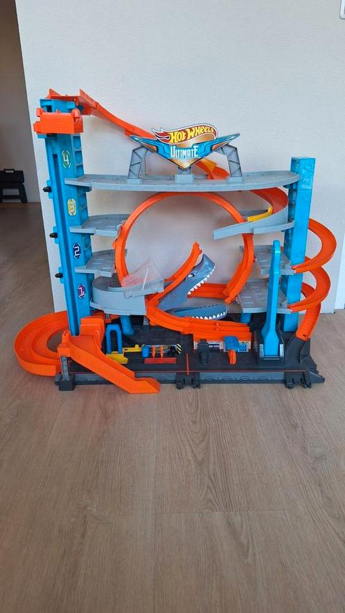 Hot Wheels Ultimate Garage met Haai, Kinderen en Baby's, Speelgoed | Racebanen, Gebruikt, Handmatig, Hot Wheels, Ophalen of Verzenden