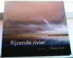 Rijzende rivier.Ruben Smit.ISBN 9789052107172., Boeken, Natuur, Ophalen of Verzenden, Zo goed als nieuw