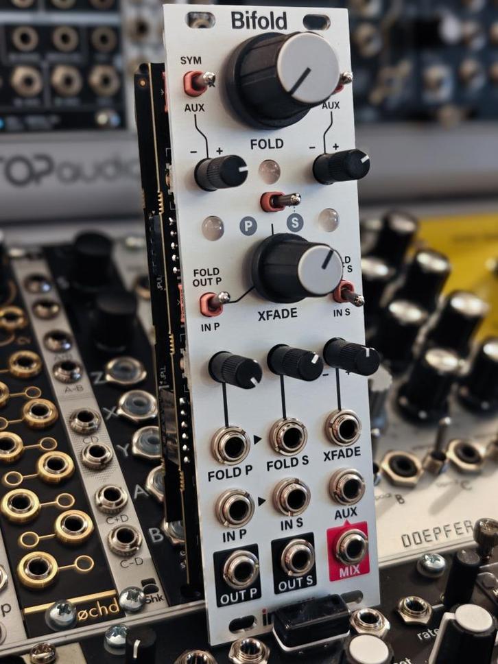 Intellijel Bifold (eurorack dual wavefolder), Muziek en Instrumenten, Synthesizers, Zo goed als nieuw, Overige aantallen, Overige merken