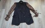 Blazer met panterprint mouwen - One Size (M), Kleding | Dames, Jasjes, Kostuums en Pakken, Maat 38/40 (M), Zwart, Nieuw, Ophalen of Verzenden